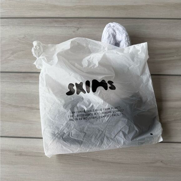 SKIMS Fits Everybody Push-up Bra 32B Black NWT IN PACKAGE - Picture 6 of 6